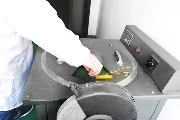 直讀光譜儀磨樣機(jī)和銑床的優(yōu)缺點